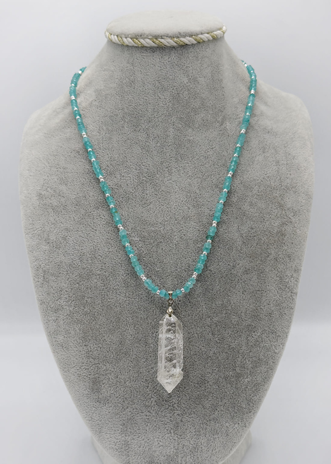 Collar aluna pradika amazonitas y punta cuarzo 2