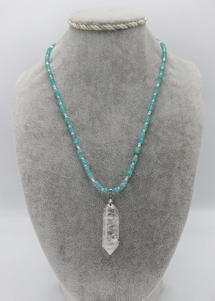 Collar aluna pradika amazonitas y punta cuarzo