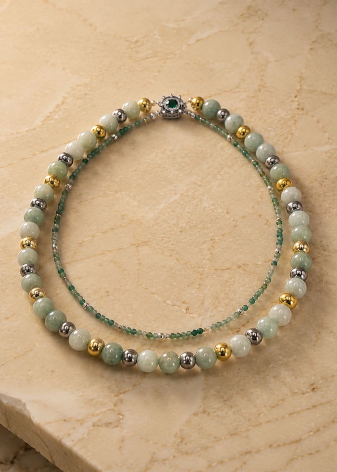 Collar doble Lysea de ágatas verdes naturales con hematites doradas y plateadas y cierre joya en rodio | PRADIKA
